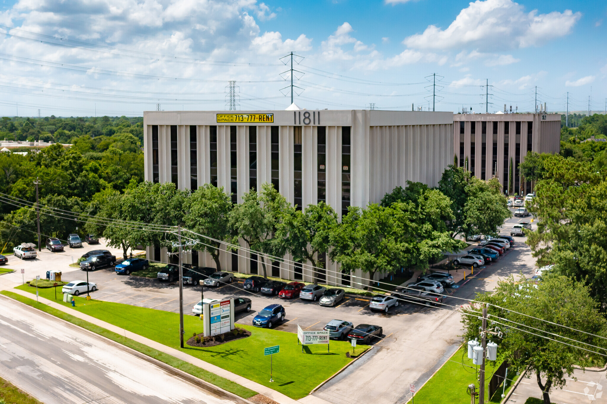 11811 East Fwy, Houston, TX for lease Building Photo- Image 1 of 6