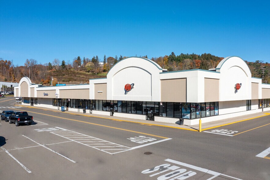 3701 Vestal Pky E, Vestal Township, NY for lease - Building Photo - Image 3 of 9