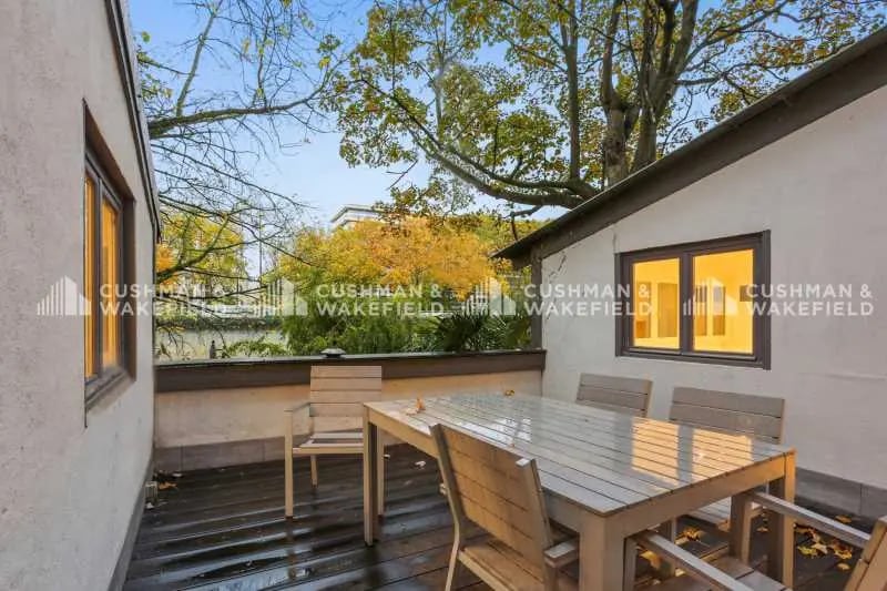 21 Boulevard Du Parc, Neuilly-sur-Seine for sale - Building Photo - Image 3 of 16