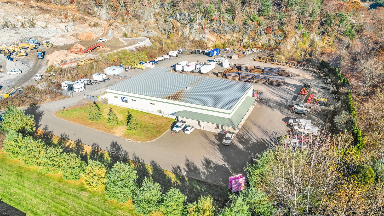 8 Alliance Cir, Beacon Falls, CT 06403