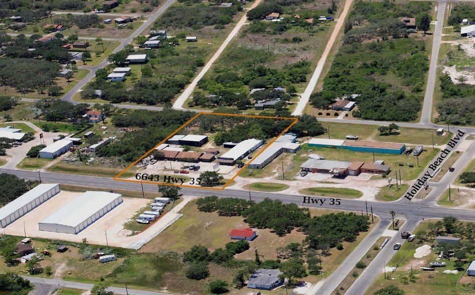 6643 N Hwy 35, Rockport, TX for sale - Primary Photo - Image 1 of 1