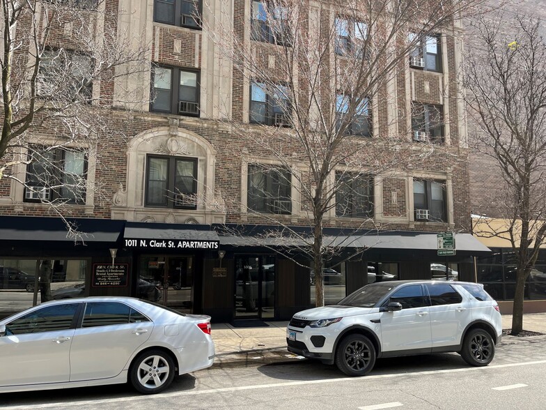 1009-1015 N Clark St, Chicago, IL for lease - Building Photo - Image 2 of 18