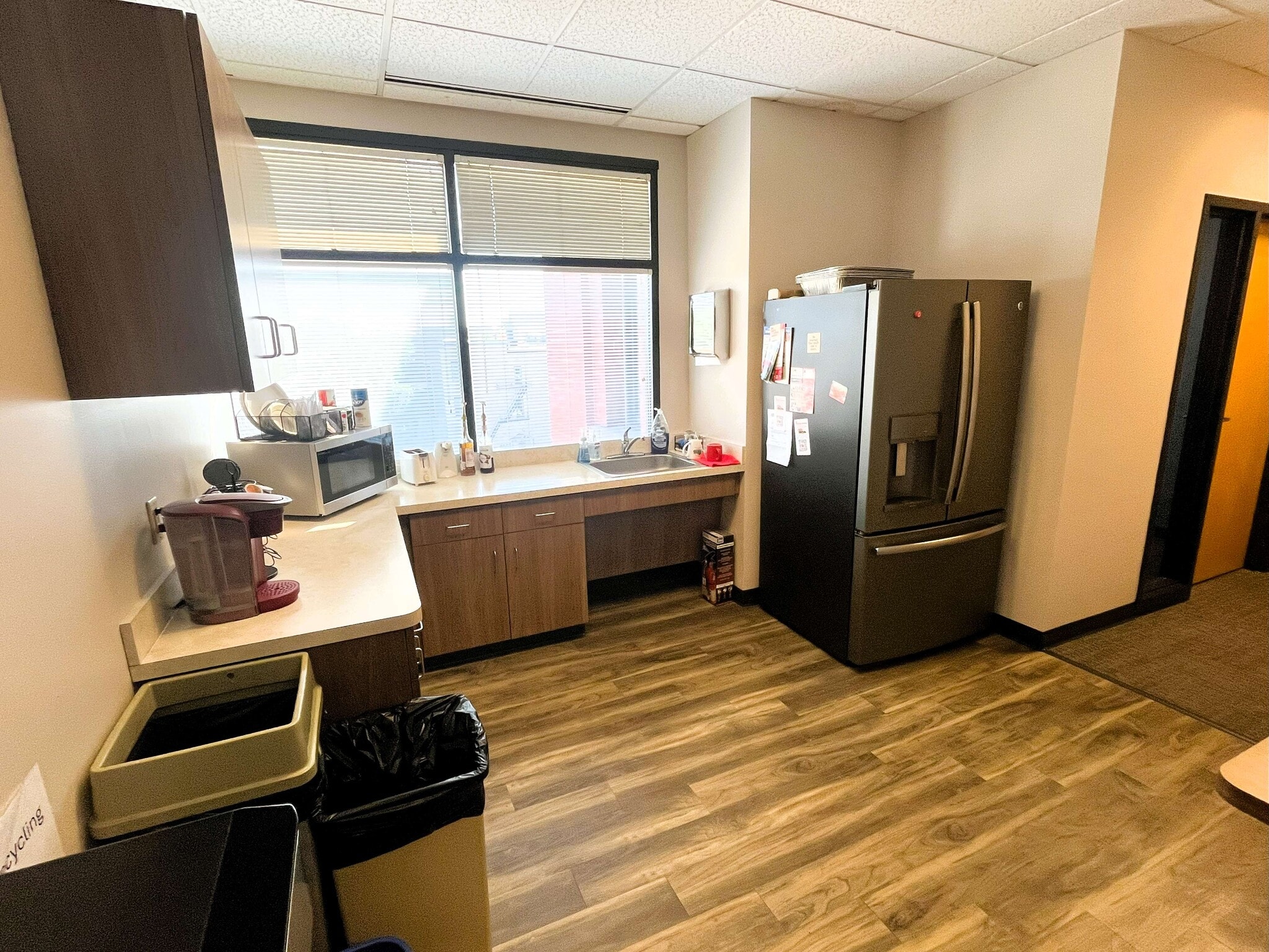 20 Allen Ave, Webster Groves, MO for lease Interior Photo- Image 1 of 10