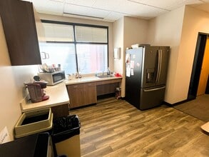 20 Allen Ave, Webster Groves, MO for lease Interior Photo- Image 1 of 10