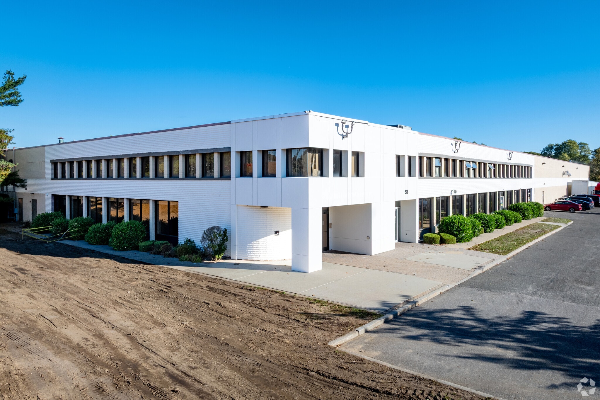 55 Kennedy Dr, Hauppauge, NY for lease Building Photo- Image 1 of 27