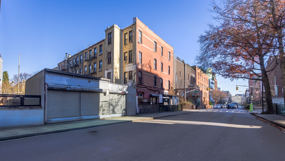 Bedford Ave portfolio of 2 properties for sale on LoopNet.com - Building Photo - Image 2 of 14