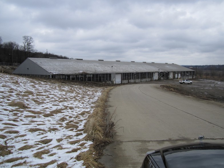 2415 Wilson Ave, Campbell, OH for lease - Building Photo - Image 3 of 5