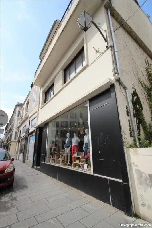 Retail in Pau for lease Building Photo- Image 1 of 6