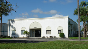 5842 Corporation Cir, Fort Myers FL - Warehouse