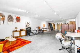 623-625 W 9th St, San Pedro, CA for lease Interior Photo- Image 1 of 11