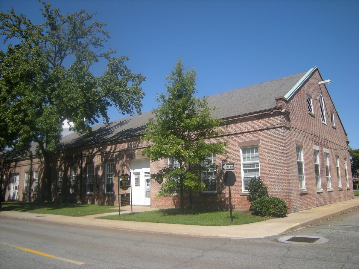 66 Ingalls Rd, Fort Monroe, VA 23651