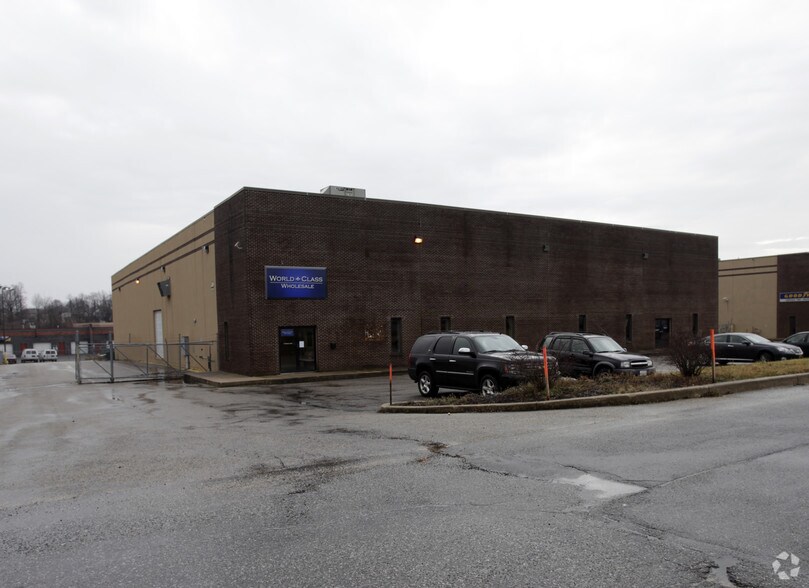 13 Parkway Cir, New Castle, DE for sale - Primary Photo - Image 1 of 1