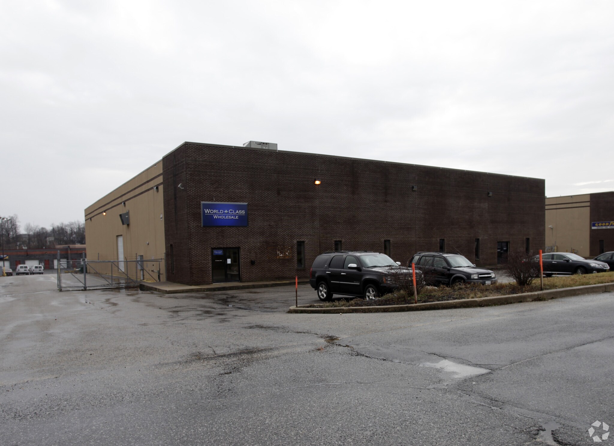 13 Parkway Cir, New Castle, DE for sale Primary Photo- Image 1 of 1