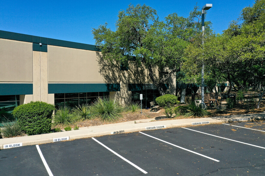 5730 Northwest Pky, San Antonio, TX for lease - Building Photo - Image 3 of 5