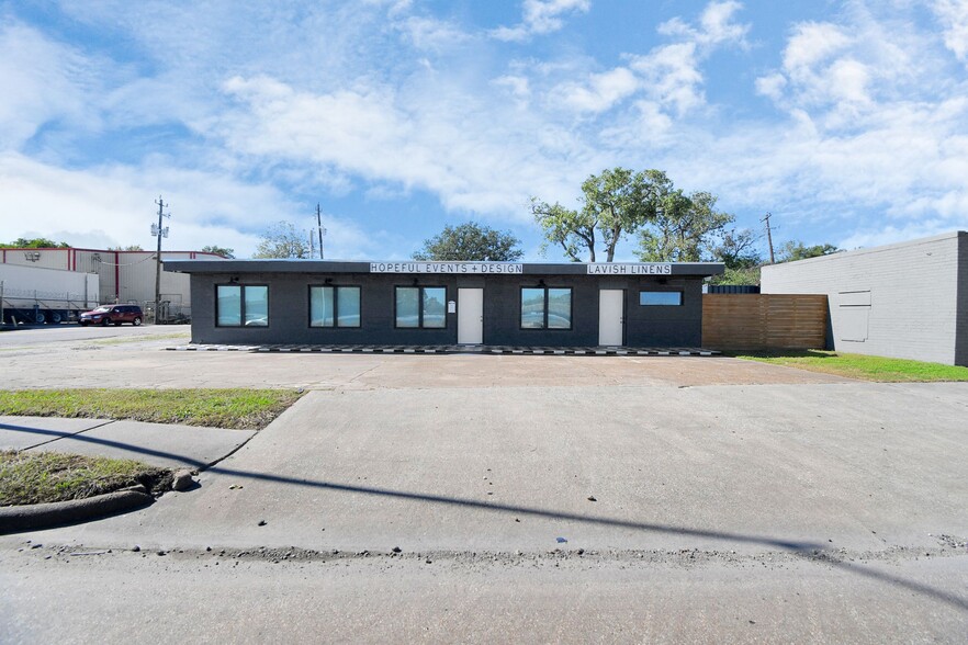 11605 W Hardy Rd, Houston, TX for sale - Building Photo - Image 3 of 39