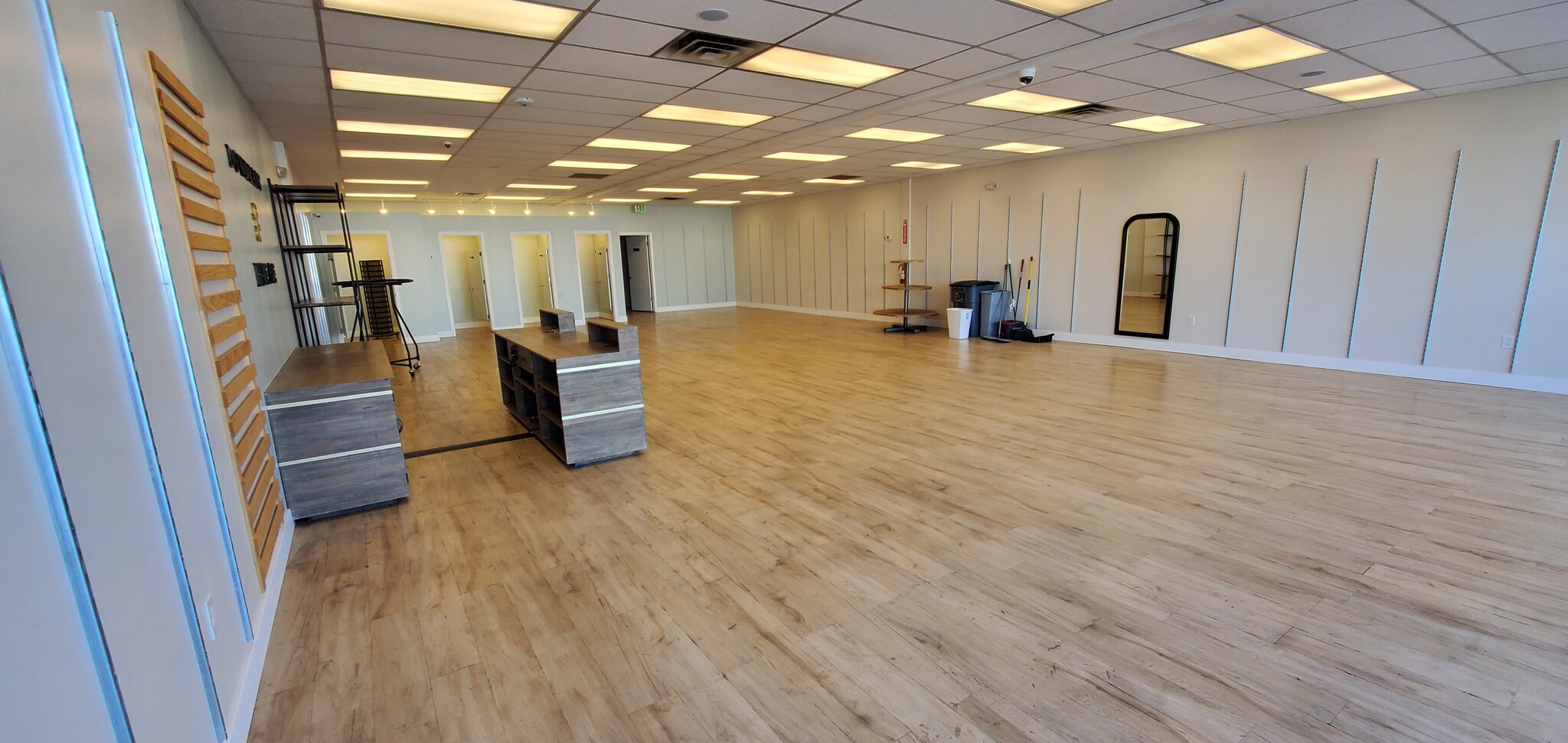 228-264 E 6400 St S, Salt Lake City, UT for lease Interior Photo- Image 1 of 4