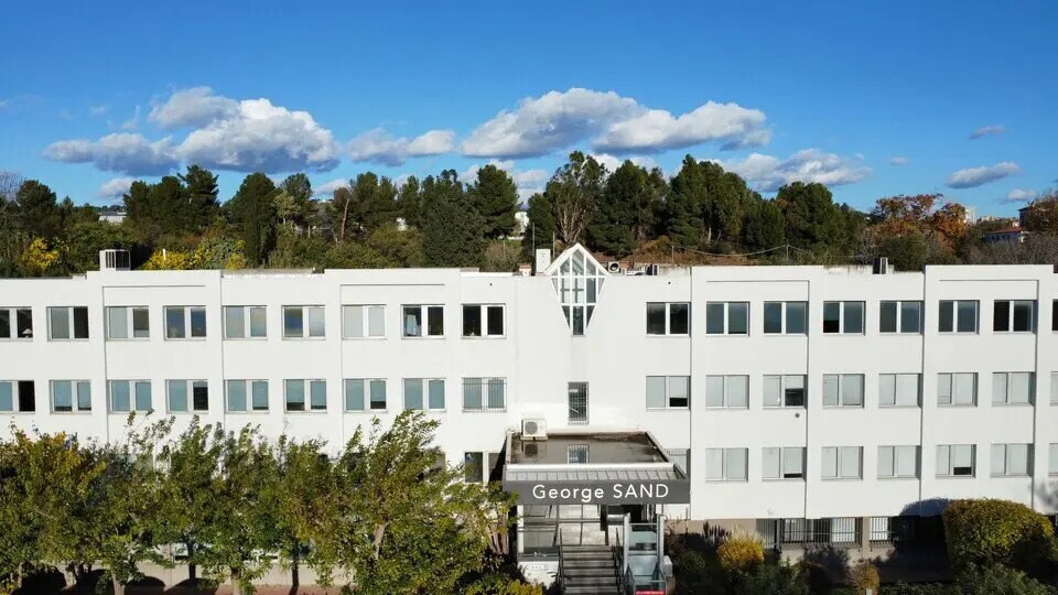 Flex in Marseille for lease Building Photo- Image 1 of 24