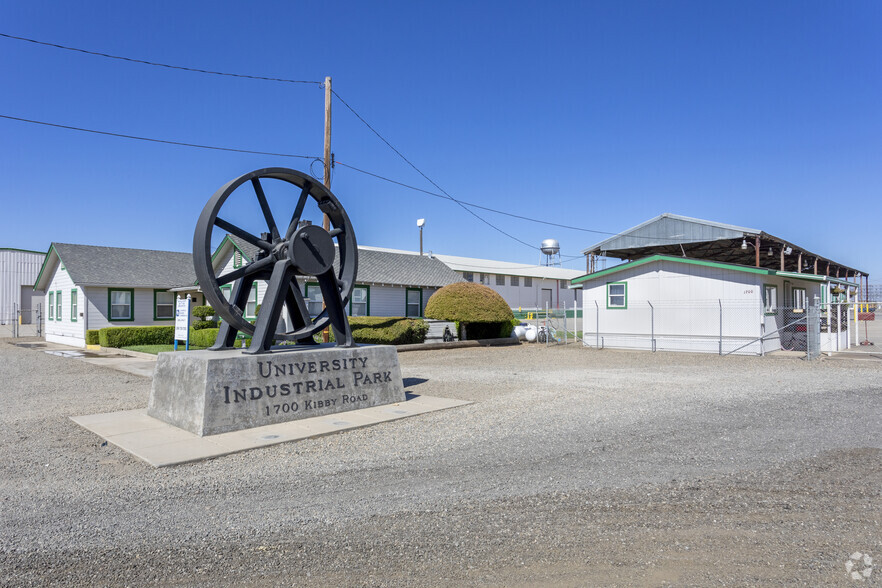 1700 Kibby Rd, Merced, CA 95341