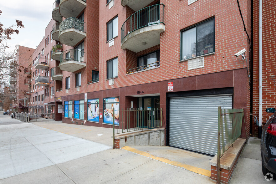 136-16 35th Ave, Flushing, NY for sale - Building Photo - Image 1 of 3