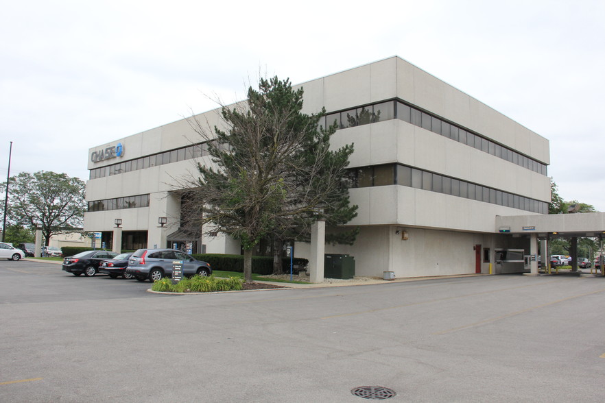 7501 Lemont Rd, Woodridge, IL for lease - Building Photo - Image 1 of 9