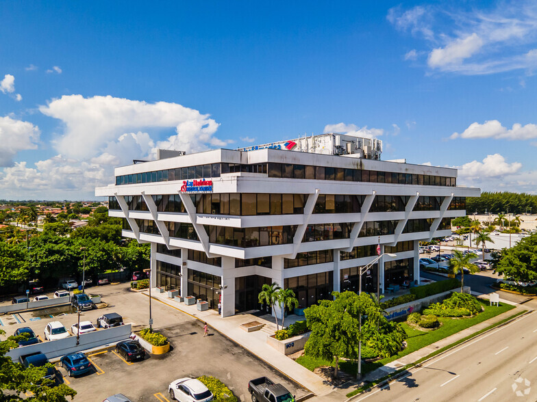 900 W 49th St, Hialeah, FL for sale - Primary Photo - Image 1 of 1