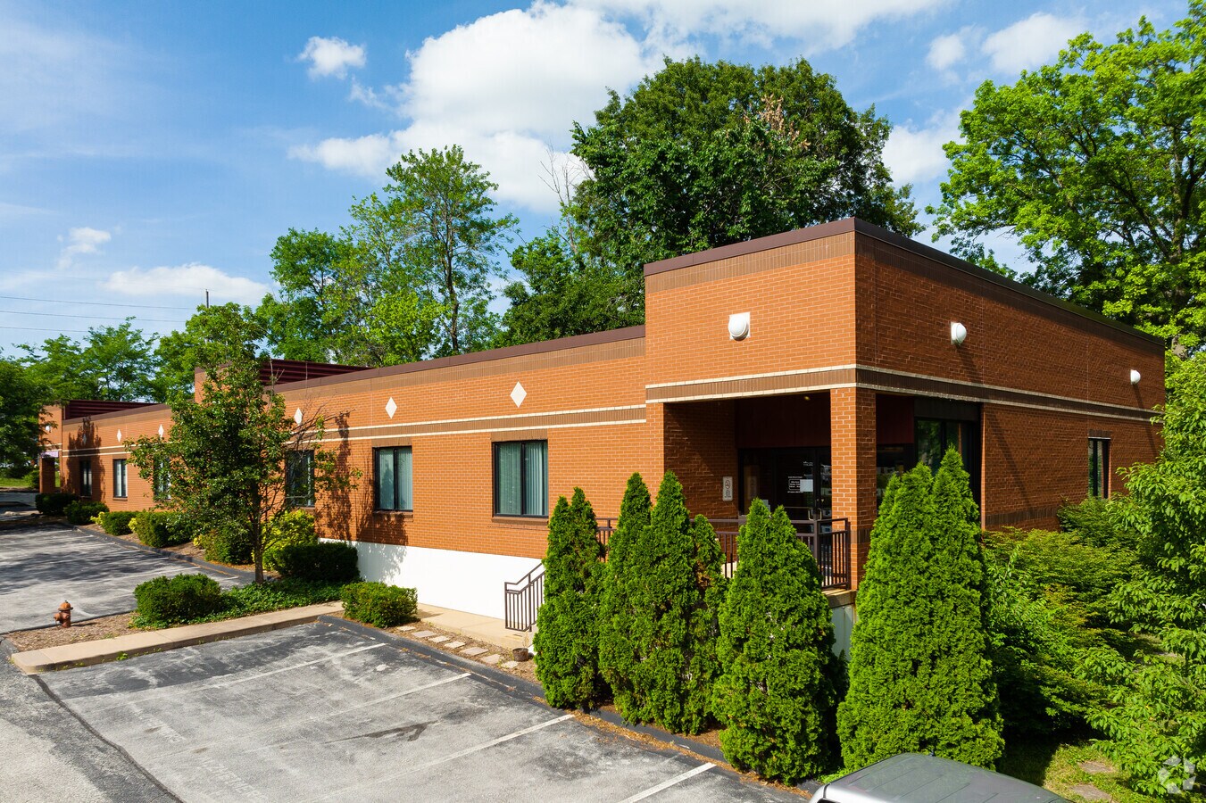 9370 Olive Blvd, Saint Louis, MO 63132 Olive Office Park