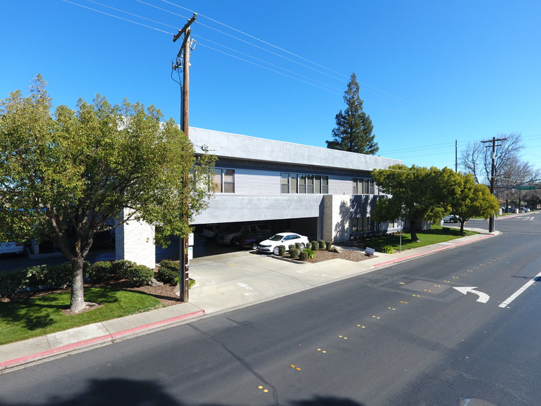 3001 Coffee Rd, Modesto, CA for lease - Primary Photo - Image 1 of 14