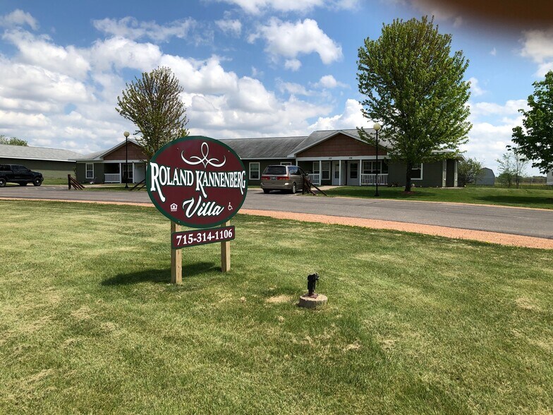 200 N 8th St, Abbotsford, WI for sale - Building Photo - Image 1 of 1