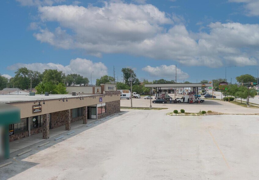 350 N Locust St, Manteno, IL for sale - Primary Photo - Image 1 of 1