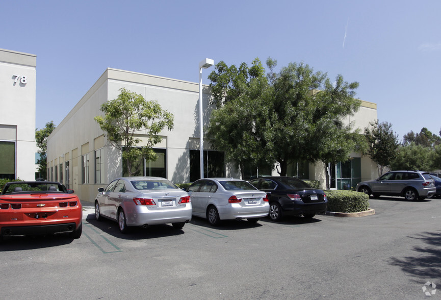 82 Discovery, Irvine, CA for lease - Building Photo - Image 2 of 4