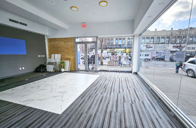 31 E Fordham Rd, Bronx, NY for lease Interior Photo- Image 1 of 2