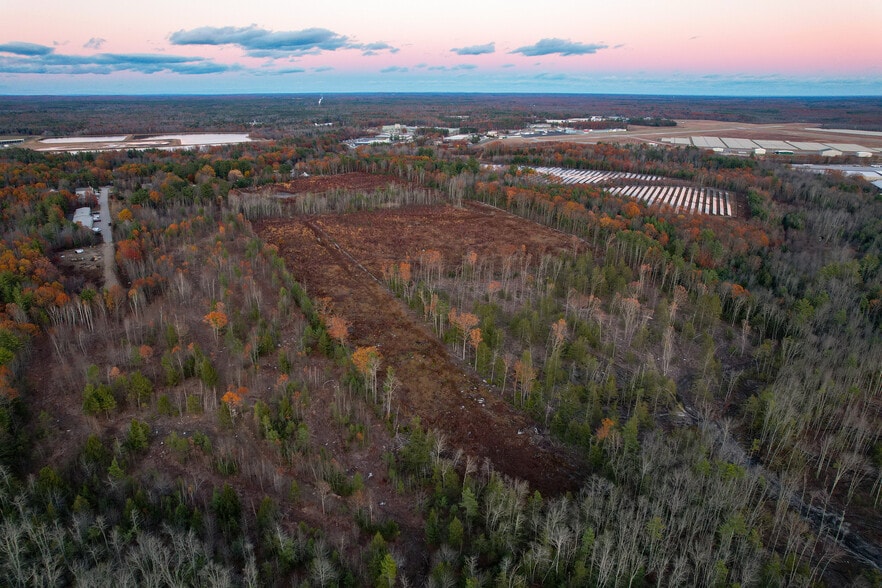 17 Old Airport Rd, Sanford, ME for sale - Building Photo - Image 2 of 4