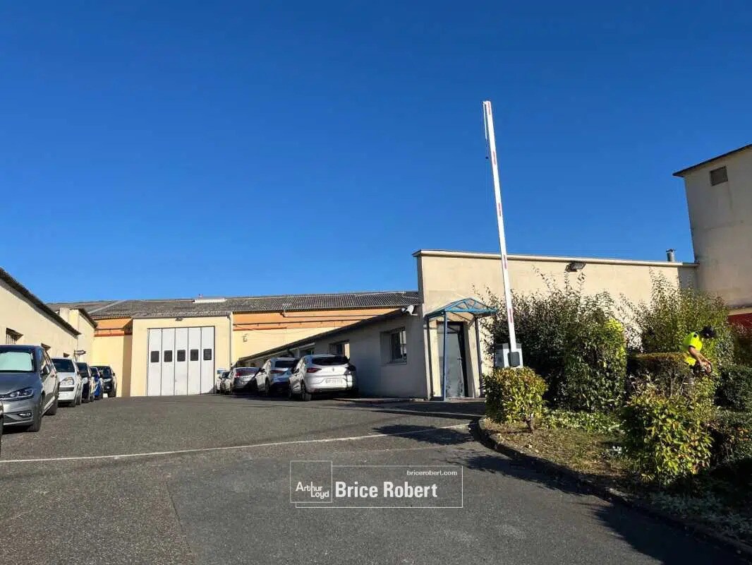 Flex in Jassans-Riottier for sale Primary Photo- Image 1 of 1