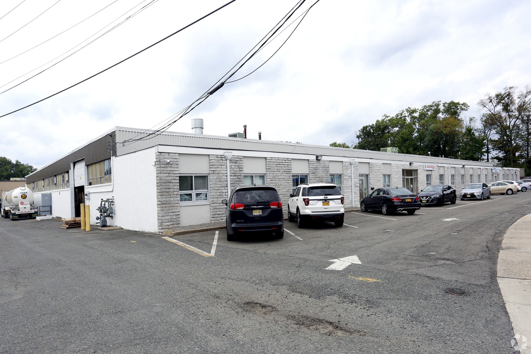 333 Cantor Ave, Linden, NJ for sale Primary Photo- Image 1 of 1