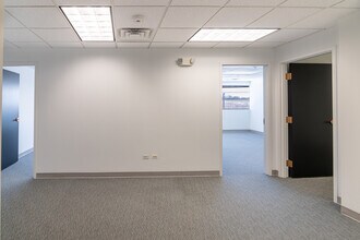 1020 Milwaukee Ave, Deerfield, IL for lease Building Photo- Image 2 of 5