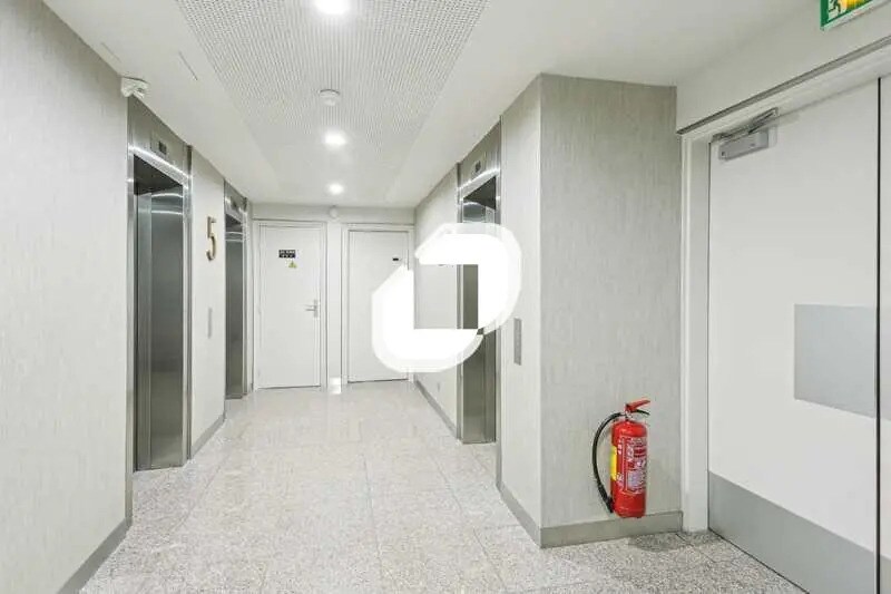 Office in Vincennes for lease - Building Photo - Image 3 of 28