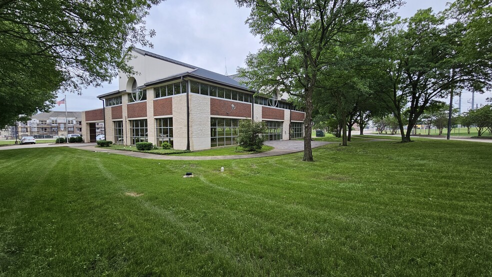 1450 N Redbud Blvd, McKinney, TX for lease - Building Photo - Image 3 of 25