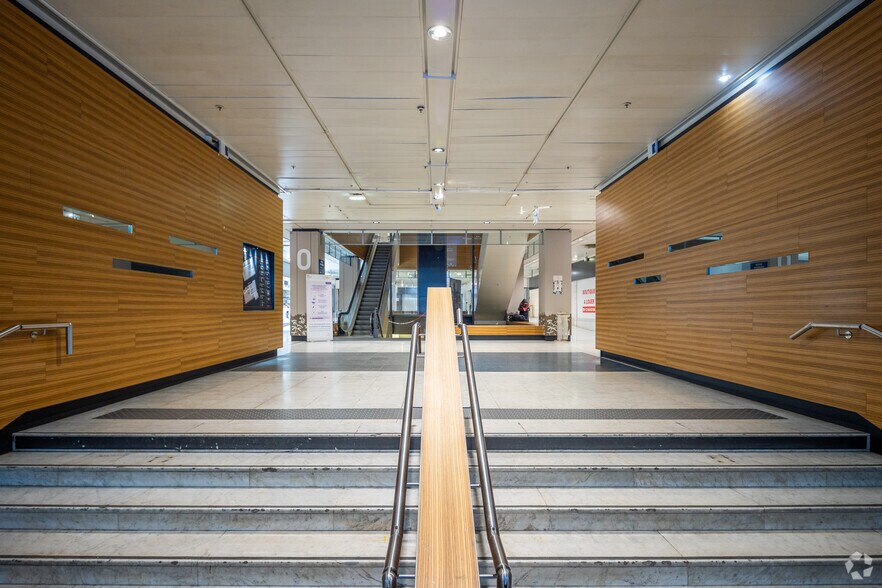 3 Rue De L'Arrivee, Paris for sale - Building Photo - Image 2 of 7