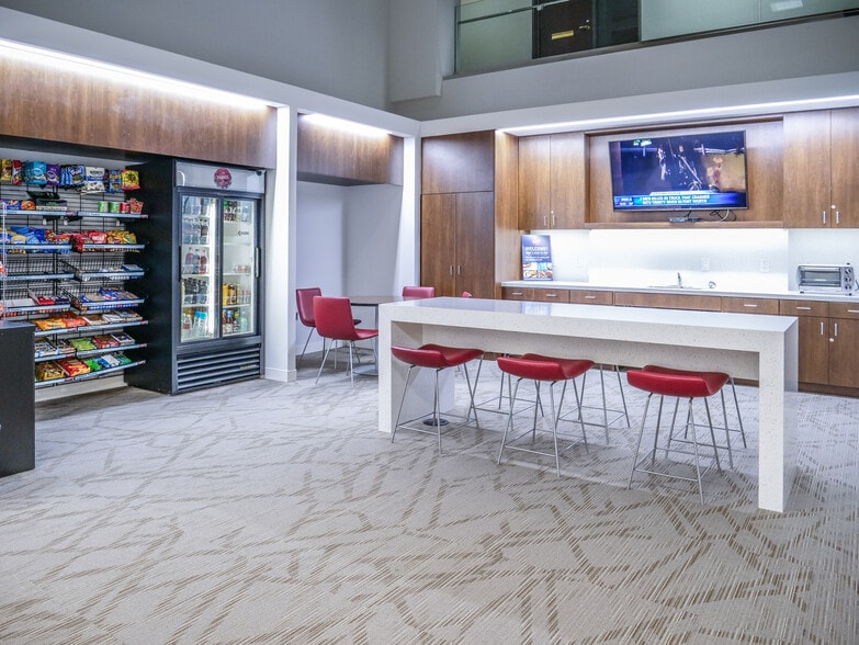 18333 Preston Rd, Dallas, TX for lease - Interior Photo - Image 2 of 9