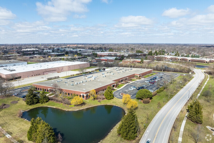 1471 Business Center Dr, Mount Prospect, IL for lease - Aerial - Image 3 of 5