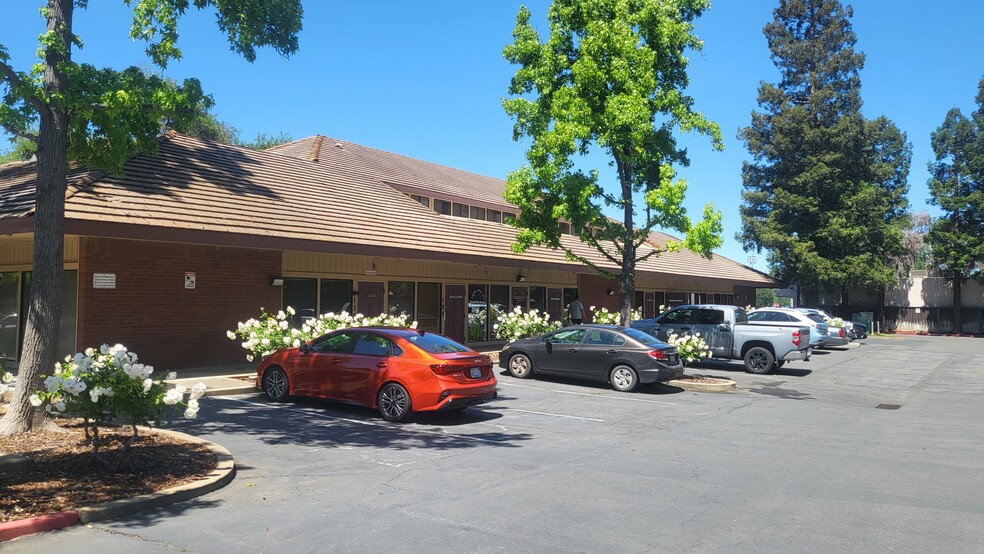 3807 Pasadena Ave, Sacramento, CA for lease - Building Photo - Image 2 of 3