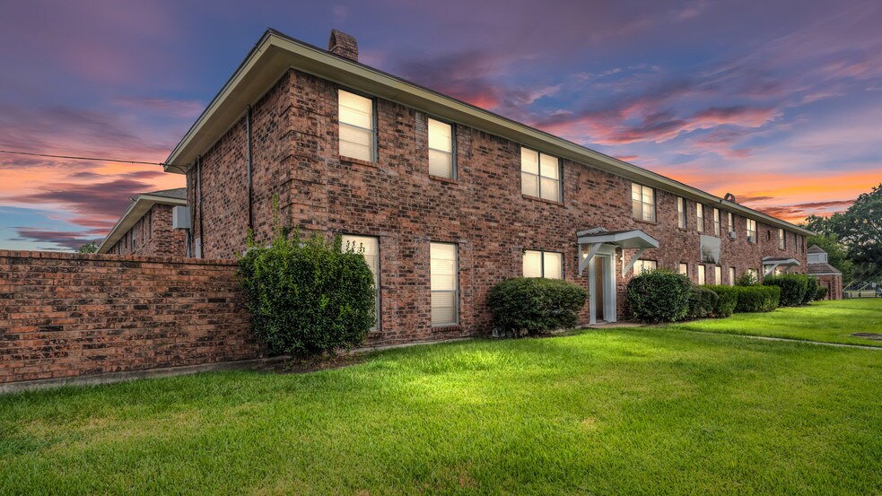 3002 Strawberry Rd Pasadena Tx 77502 Loopnet Com