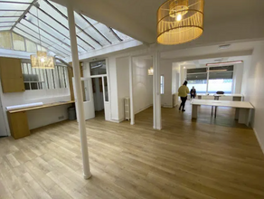 Office/Retail in Paris for lease Interior Photo- Image 1 of 4