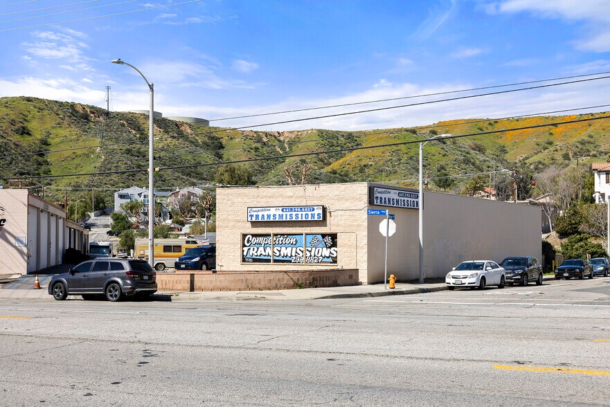 18009 Sierra Hwy, Canyon Country, CA 91351