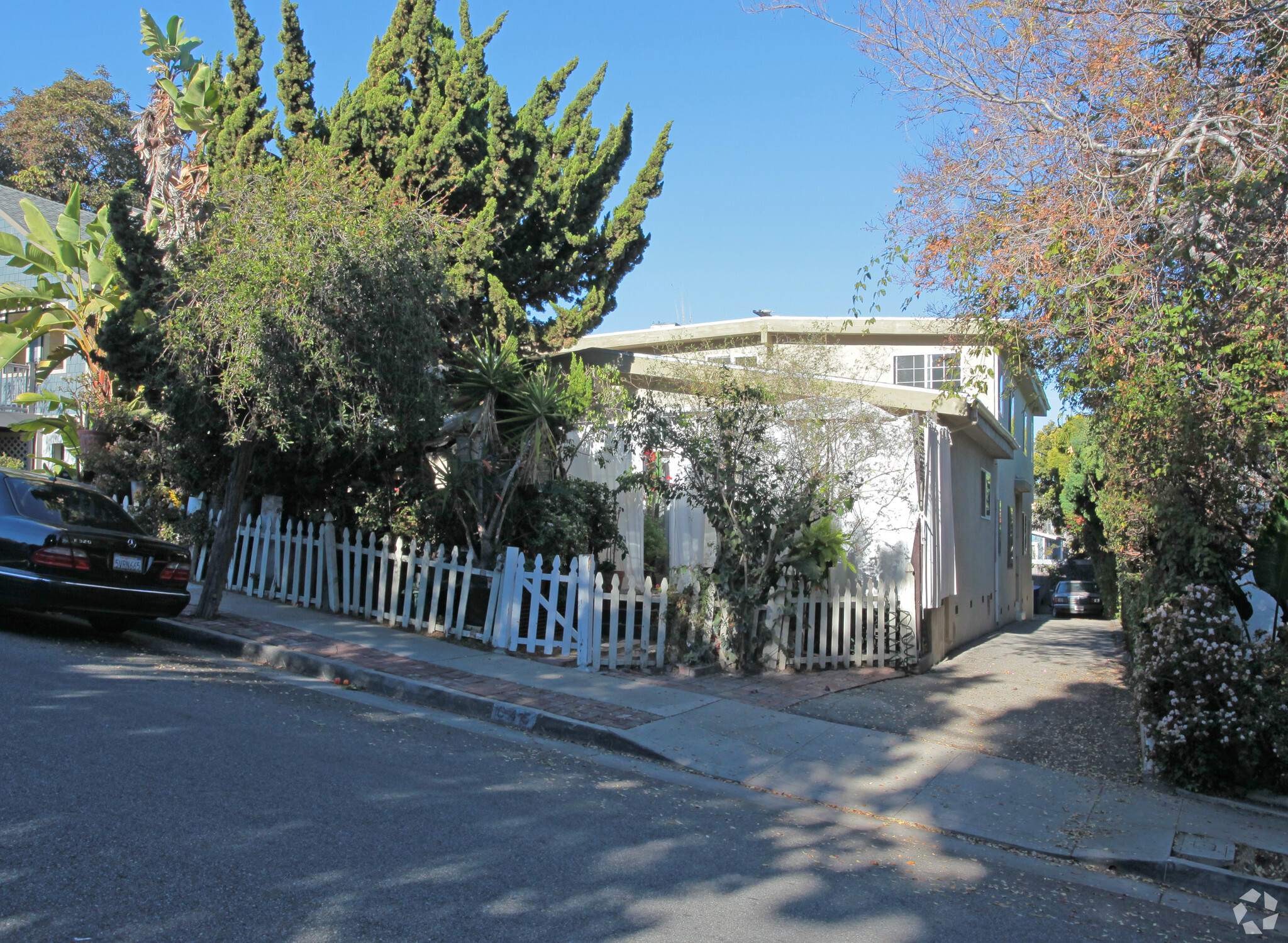 645 Raymond Ave, Santa Monica, CA for sale Primary Photo- Image 1 of 1