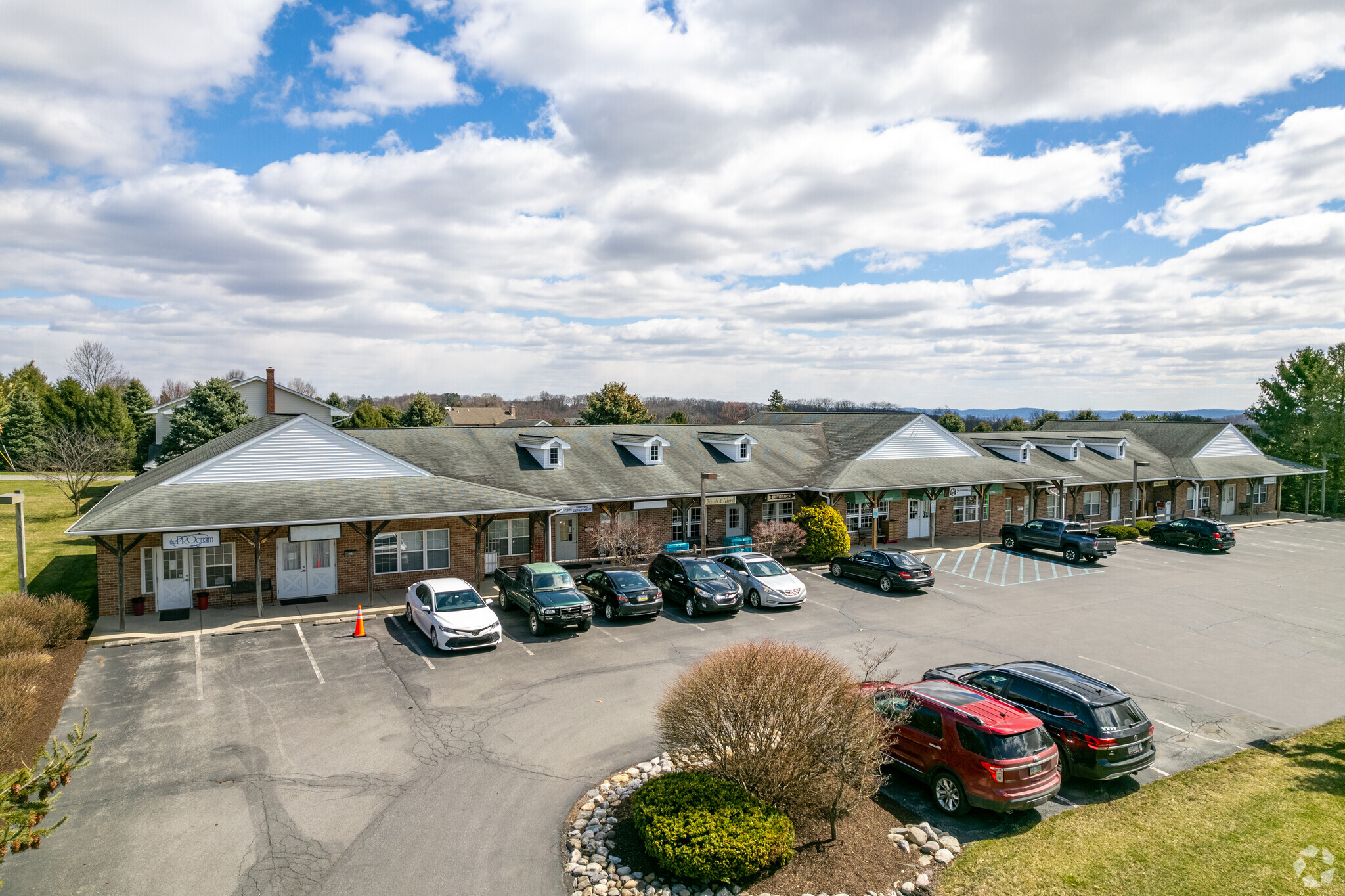 2374 Seipstown Rd, Fogelsville, PA for sale Primary Photo- Image 1 of 8