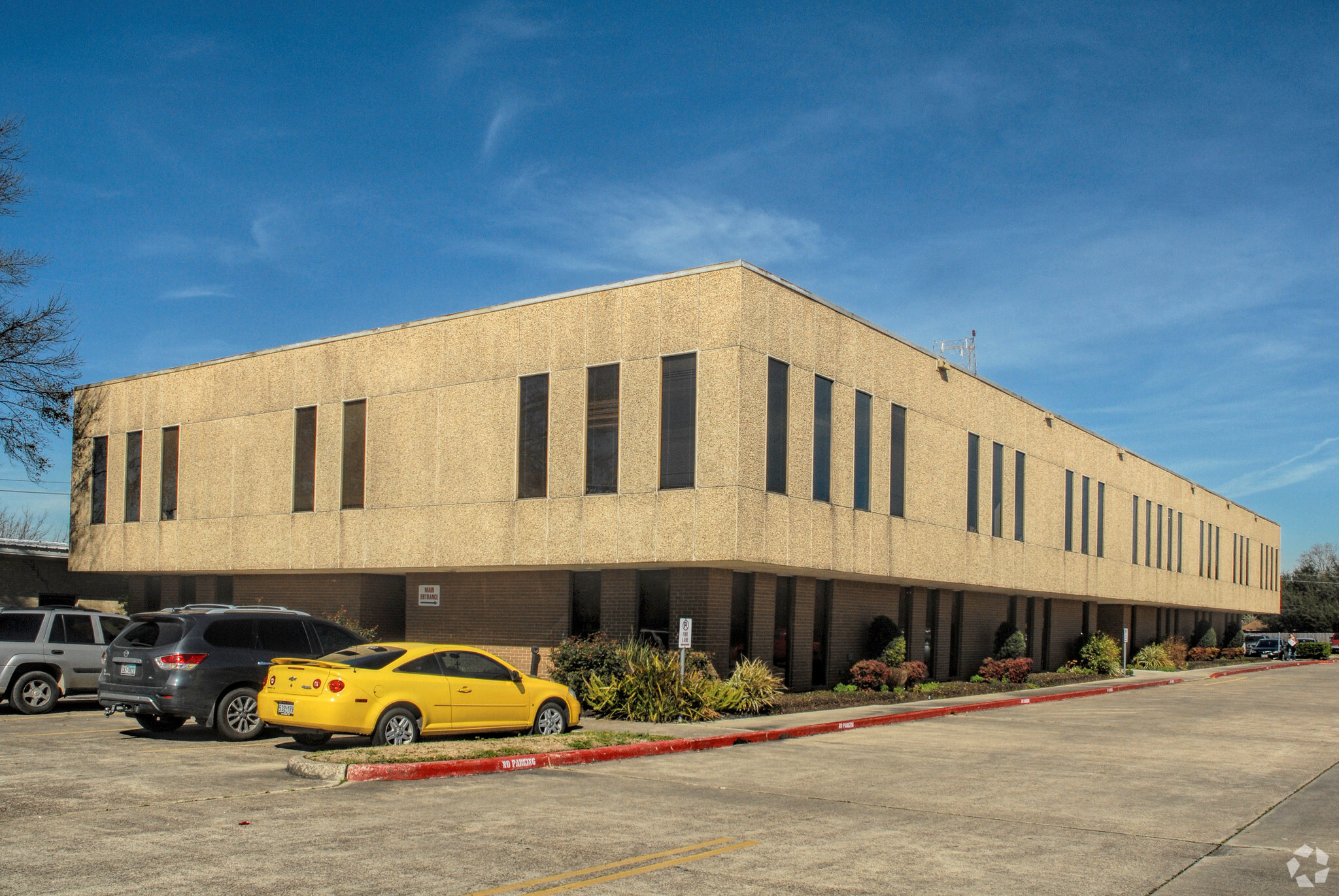 606 Rollingbrook Dr, Baytown, TX for lease Primary Photo- Image 1 of 8