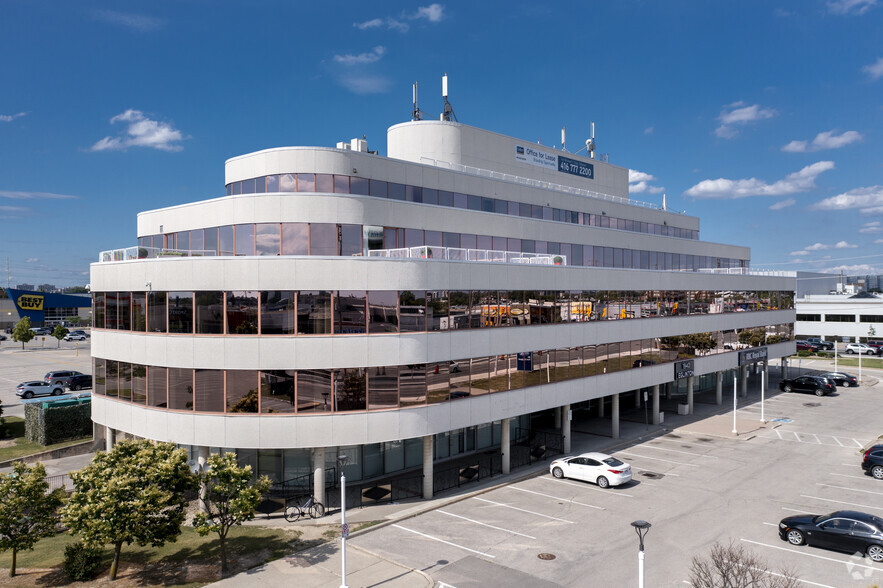 1940 Eglinton Ave E, Toronto, ON for lease - Primary Photo - Image 1 of 8