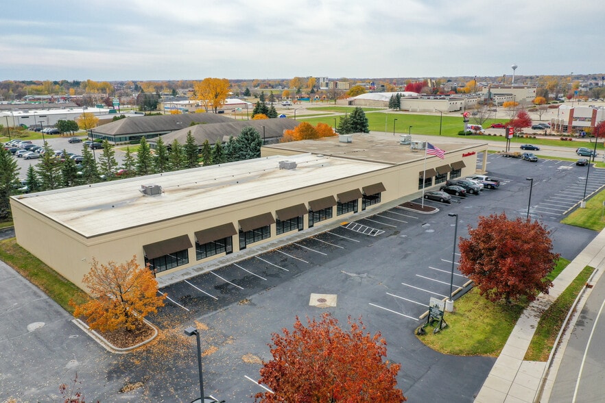 500-520 N Westhill Blvd, Appleton, WI for lease - Building Photo - Image 2 of 30