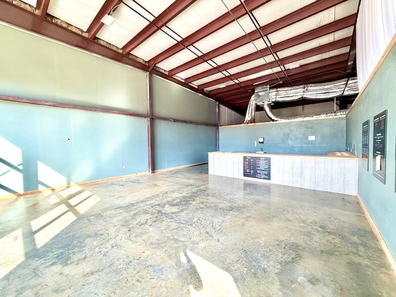 306 E Chestnut St, Strafford, MO for lease - Building Photo - Image 3 of 10